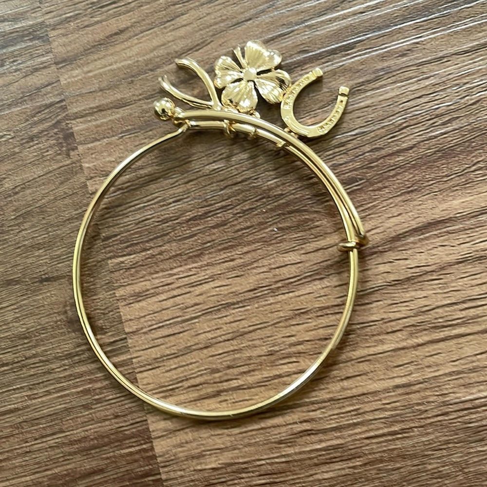 Vintage 8 K Golden Tone Bangle Women Bracelet NWOT